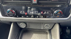 Nissan Qashqai 1.3 DiG-T MH N-Connecta 5dr Petrol Hatchback